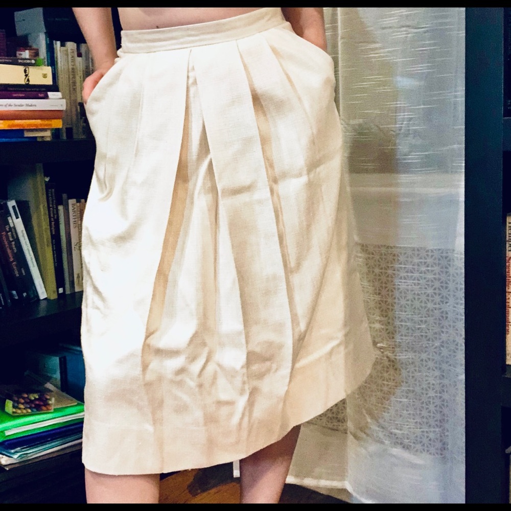 Vintage cream pleated skirt